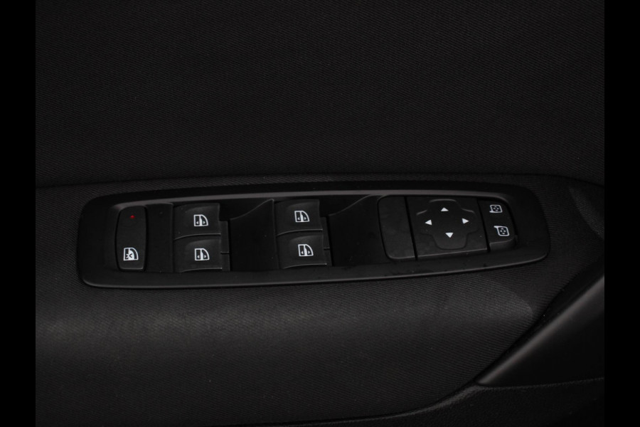 Renault MEGANE Estate 1.3 TCe Limited Cruise control Climate control Navigatie Parkeersensoren achter Lichtmetalen velgen LED