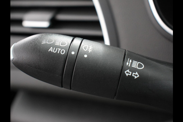 Renault MEGANE Estate 1.3 TCe Limited Cruise control Climate control Navigatie Parkeersensoren achter Lichtmetalen velgen LED