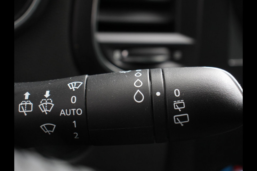 Renault MEGANE Estate 1.3 TCe Limited Cruise control Climate control Navigatie Parkeersensoren achter Lichtmetalen velgen LED