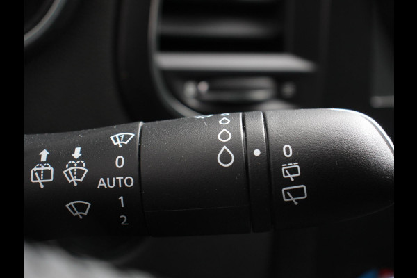 Renault MEGANE Estate 1.3 TCe Limited Cruise control Climate control Navigatie Parkeersensoren achter Lichtmetalen velgen LED