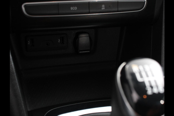 Renault MEGANE Estate 1.3 TCe Limited Cruise control Climate control Navigatie Parkeersensoren achter Lichtmetalen velgen LED