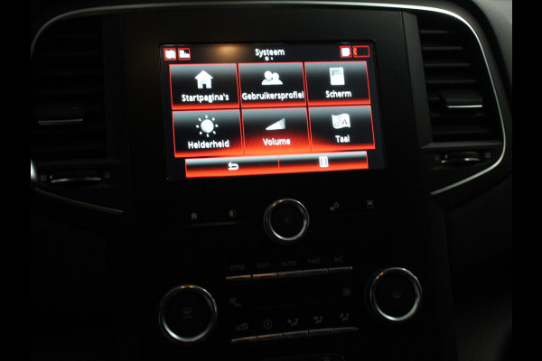 Renault MEGANE Estate 1.3 TCe Limited Cruise control Climate control Navigatie Parkeersensoren achter Lichtmetalen velgen LED