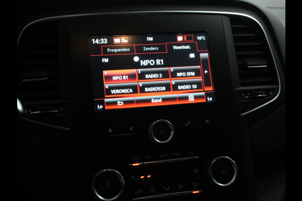 Renault MEGANE Estate 1.3 TCe Limited Cruise control Climate control Navigatie Parkeersensoren achter Lichtmetalen velgen LED