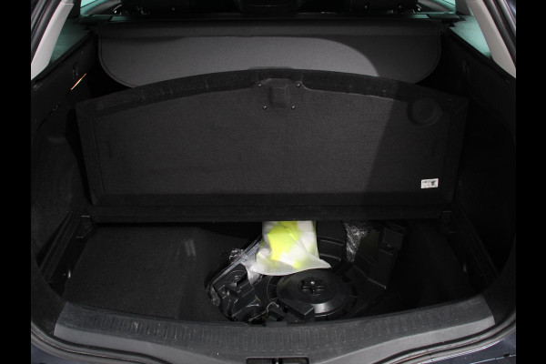 Renault MEGANE Estate 1.3 TCe Limited Cruise control Climate control Navigatie Parkeersensoren achter Lichtmetalen velgen LED