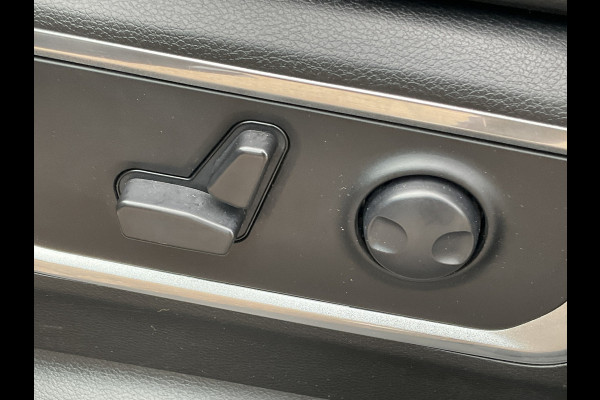 Dodge Ram 1500 5.7 V8 4x4 Crew Cab Laramie LPG Trekhaak Leer Stoelverw+Ventilatie Alpine VOL! Dodge Ram 1500 5.7 V8 4x4 Crew Cab Laramie LPG Trekhaak Leer Stoelverw+Ventilatie Alpine VOL!