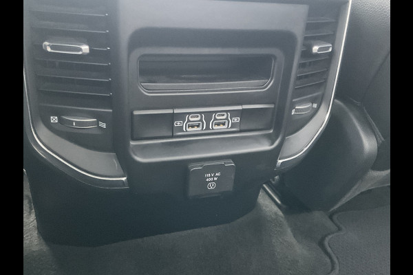 Dodge Ram 1500 5.7 V8 4x4 Crew Cab Laramie LPG Trekhaak Leer Stoelverw+Ventilatie Alpine VOL! Dodge Ram 1500 5.7 V8 4x4 Crew Cab Laramie LPG Trekhaak Leer Stoelverw+Ventilatie Alpine VOL!