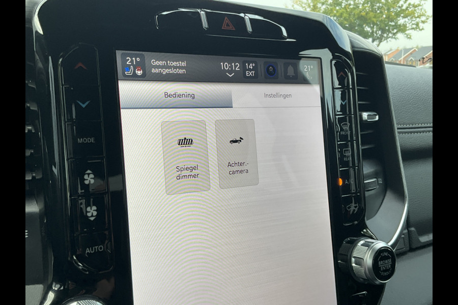 Dodge Ram 1500 5.7 V8 4x4 Crew Cab Laramie LPG Trekhaak Leer Stoelverw+Ventilatie Alpine VOL! Dodge Ram 1500 5.7 V8 4x4 Crew Cab Laramie LPG Trekhaak Leer Stoelverw+Ventilatie Alpine VOL!