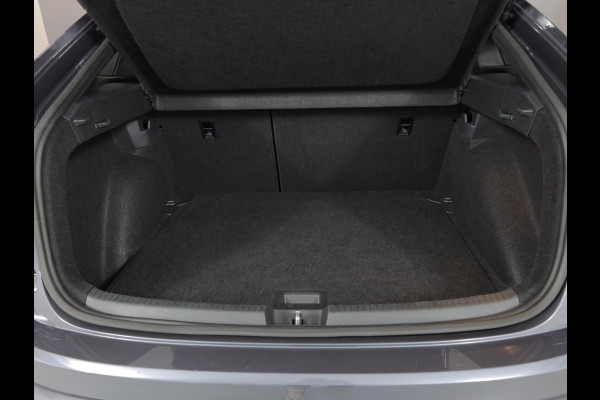 Volkswagen Taigo 1.0 TSI R-Line Edition 116 pk Automaat (DSG) | Verlengde garantie | Navigatie | Parkeersensoren | Achteruitrijcamera | Black Style pakket | Stoelverwarming | R-Line |