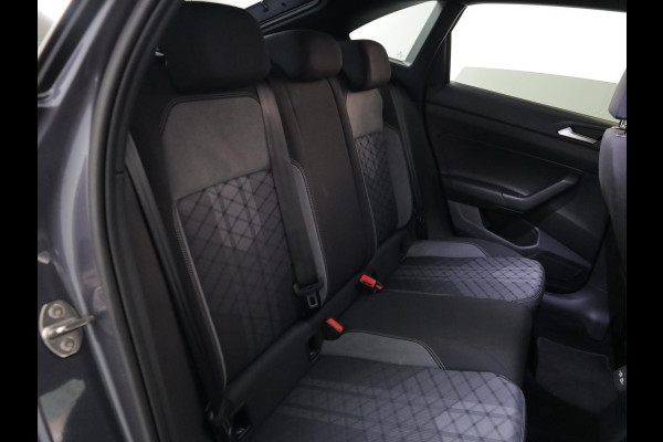Volkswagen Taigo 1.0 TSI R-Line Edition 116 pk Automaat (DSG) | Verlengde garantie | Navigatie | Parkeersensoren | Achteruitrijcamera | Black Style pakket | Stoelverwarming | R-Line |