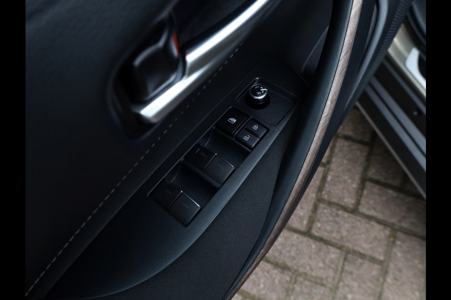 Toyota Corolla Touring Sports 2.0 Hybrid Trek | JBL | Full Led | Stoel/Stuurwiel verwarming Toyota Corolla Touring Sports 2.0 Hybrid Trek | JBL | Full Led | Stoel/Stuurwiel verwarming