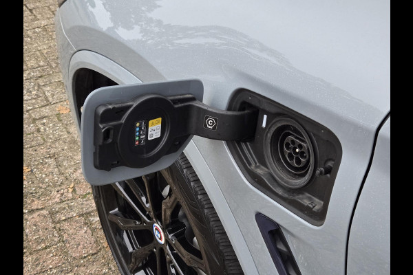 BMW X3 xDrive30e M SPORT | ELEKTR. TREKHAAK | 20 INCH LM VELGEN | CAMERA | BMW LIVE COCKPIT |