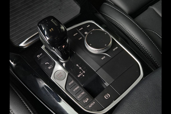 BMW X3 xDrive30e M SPORT | ELEKTR. TREKHAAK | 20 INCH LM VELGEN | CAMERA | BMW LIVE COCKPIT |