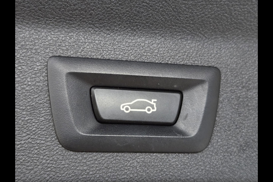 BMW X3 xDrive30e M SPORT | ELEKTR. TREKHAAK | 20 INCH LM VELGEN | CAMERA | BMW LIVE COCKPIT |