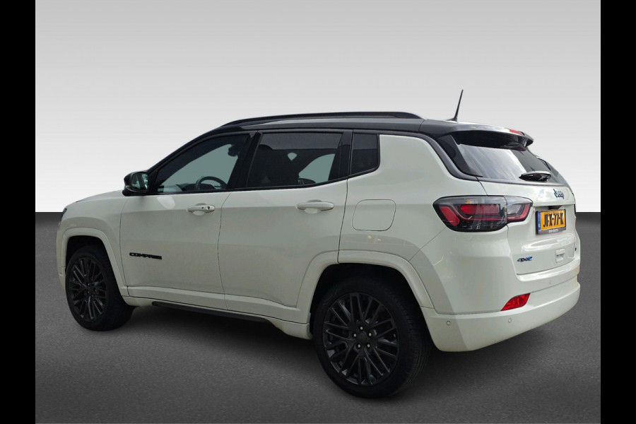 Jeep Compass 4xe 240 Plug-in Hybrid Electric S | Automaat | 4x4 | Volleder | Stoelen Elektrisch | Achtrijcamera/Parkeersensoren |
