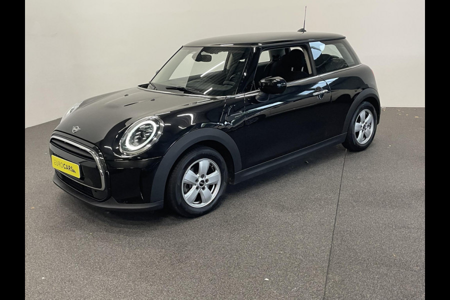 MINI Cooper 1.5 Serious Business AUT Navigatie Apple Carplay/Android Auto Parkeersensoren achter Cruise Control Virtual Cockpit Full LED Climate Control