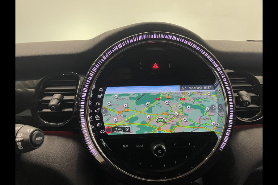 MINI Cooper 1.5 Serious Business AUT Navigatie Apple Carplay/Android Auto Parkeersensoren achter Cruise Control Virtual Cockpit Full LED Climate Control