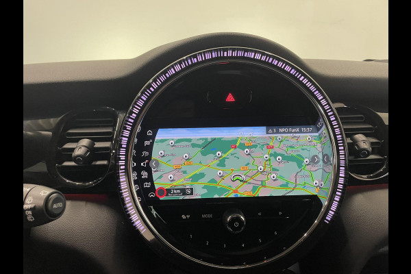 MINI Cooper 1.5 Serious Business AUT Navigatie Apple Carplay/Android Auto Parkeersensoren achter Cruise Control Virtual Cockpit Full LED Climate Control