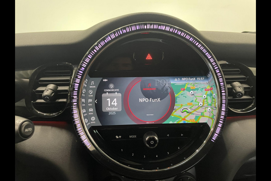 MINI Cooper 1.5 Serious Business AUT Navigatie Apple Carplay/Android Auto Parkeersensoren achter Cruise Control Virtual Cockpit Full LED Climate Control