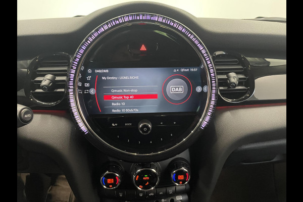 MINI Cooper 1.5 Serious Business AUT Navigatie Apple Carplay/Android Auto Parkeersensoren achter Cruise Control Virtual Cockpit Full LED Climate Control