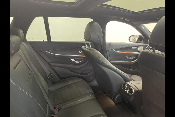 Mercedes-Benz E-Klasse 300e PHEV AMG Line Auto. Estate Panoramadak Navigatie Appel Carplay/ Android Auto Parkeersensoren Cruise Control Led Burmester Soundsystem Sfeerverlichting Elektrische achterklep Climate Control