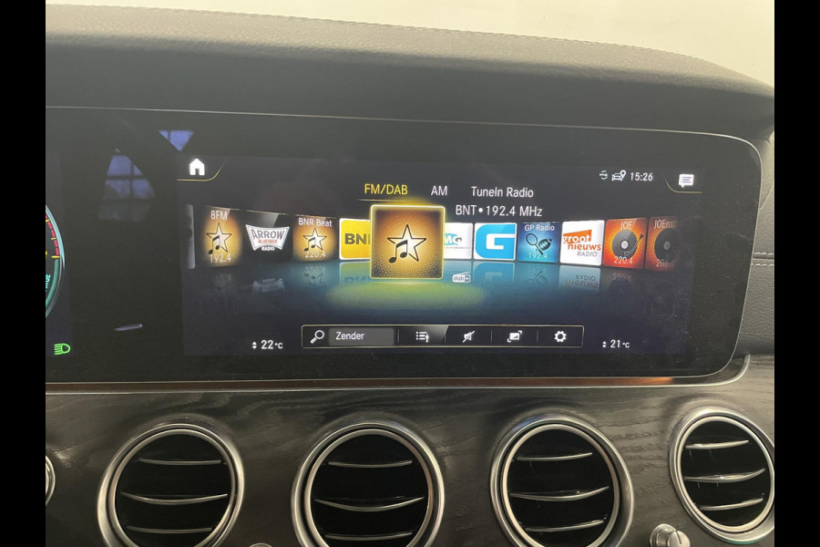Mercedes-Benz E-Klasse 300e PHEV AMG Line Auto. Estate Panoramadak Navigatie Appel Carplay/ Android Auto Parkeersensoren Cruise Control Led Burmester Soundsystem Sfeerverlichting Elektrische achterklep Climate Control