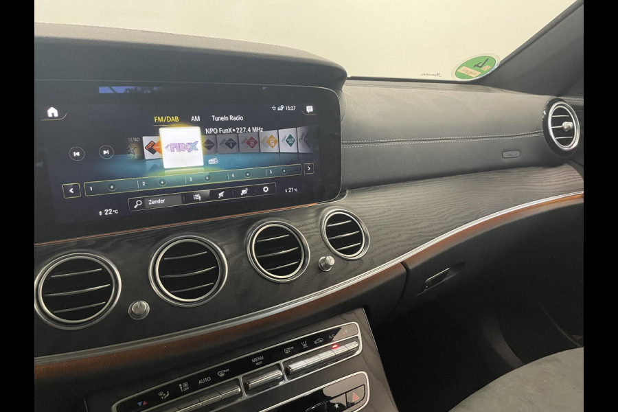 Mercedes-Benz E-Klasse 300e PHEV AMG Line Auto. Estate Panoramadak Navigatie Appel Carplay/ Android Auto Parkeersensoren Cruise Control Led Burmester Soundsystem Sfeerverlichting Elektrische achterklep Climate Control