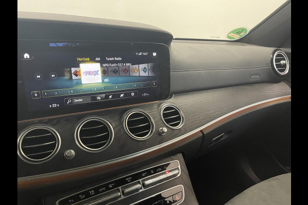 Mercedes-Benz E-Klasse 300e PHEV AMG Line Auto. Estate Panoramadak Navigatie Appel Carplay/ Android Auto Parkeersensoren Cruise Control Led Burmester Soundsystem Sfeerverlichting Elektrische achterklep Climate Control