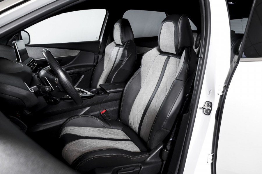 Peugeot 3008 1.6 HYbrid4 300 PK GT Orig. NL | Dig. Cockpit | Trekhaak | Cruise | PDC | Camera | NAV+App. Connect | ECC | LM 19" |