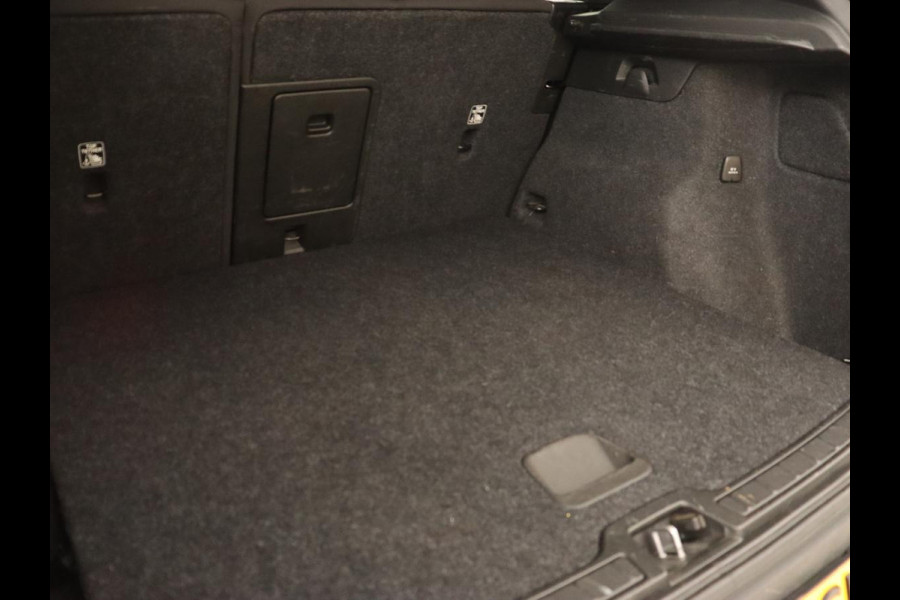 Volvo XC40 1.5 T4 Recharge Inscription Expression | Trekhaak | Carplay | Navigatie | Climate control | Parkeerhulp | Cruise control | Full LED | PHEV | Plug In