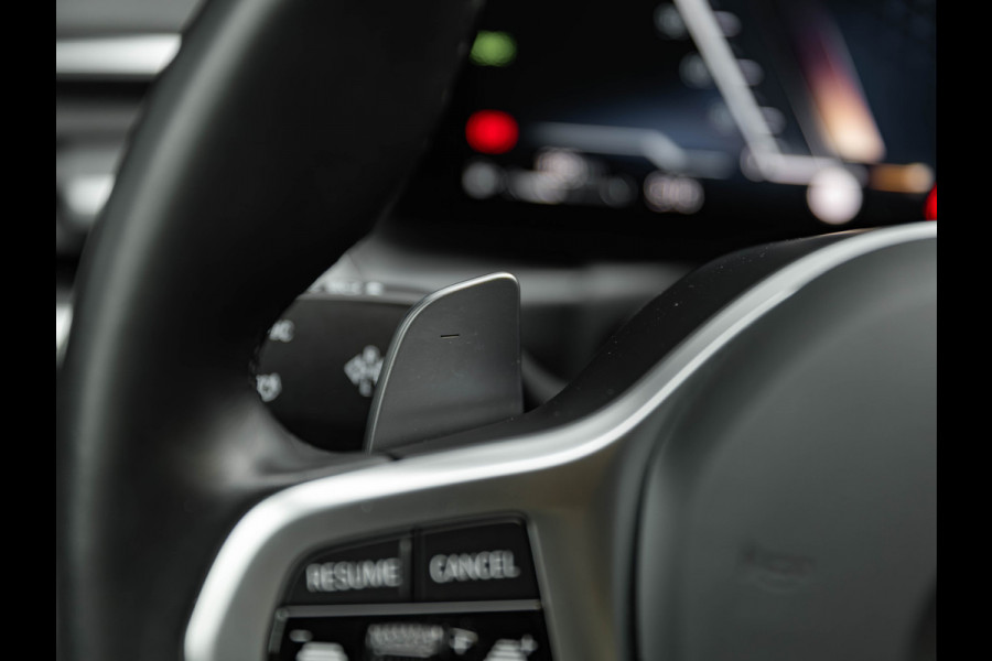 BMW 3-serie 320i M-Sport - Active Cruise Control - Stoelverwarming - Camera - Hifi BMW 3-serie 320i M-Sport - Active Cruise Control - Stoelverwarming - Camera - Hifi