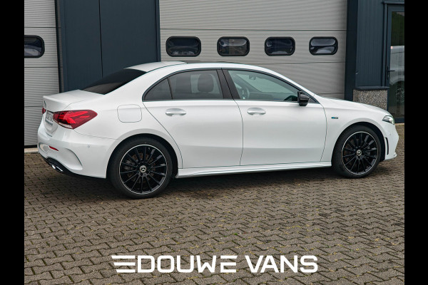 Mercedes-Benz A-Klasse 250e Sedan AMG Panorama Memory Night Pakket