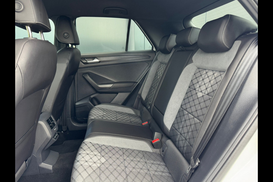 Volkswagen T-Roc 1.0 TSI R-Line * Blackstyle * Carplay * Climate Control * Parkeersensoren *