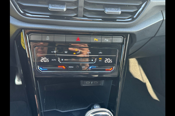 Volkswagen T-Roc 1.0 TSI R-Line * Blackstyle * Carplay * Climate Control * Parkeersensoren *