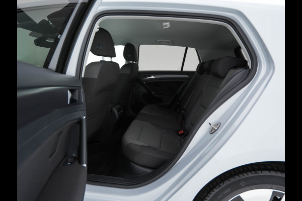 Volkswagen e-Golf {SOH-90%} Aut. *ADAPTIVE-CRUISE | FULL-LED | NAVI-FULLMAP | COMFORT-SEATS | ECC | PRIVACY-GLASS | PARKPILOT | CCS-FASTLOADER | 16''ALU* Volkswagen e-Golf {SOH-90%} Aut. *ADAPTIVE-CRUISE | FULL-LED | NAVI-FULLMAP | COMFORT-SEATS | ECC | PRIVACY-GLASS | PARKPILOT | CCS-FASTLOADER | 16''ALU*