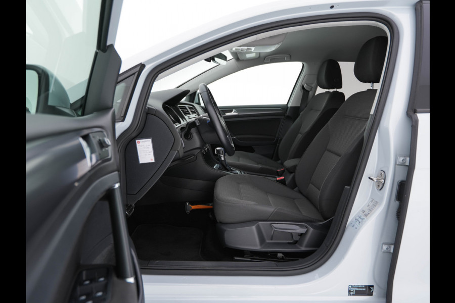 Volkswagen e-Golf {SOH-90%} Aut. *ADAPTIVE-CRUISE | FULL-LED | NAVI-FULLMAP | COMFORT-SEATS | ECC | PRIVACY-GLASS | PARKPILOT | CCS-FASTLOADER | 16''ALU* Volkswagen e-Golf {SOH-90%} Aut. *ADAPTIVE-CRUISE | FULL-LED | NAVI-FULLMAP | COMFORT-SEATS | ECC | PRIVACY-GLASS | PARKPILOT | CCS-FASTLOADER | 16''ALU*