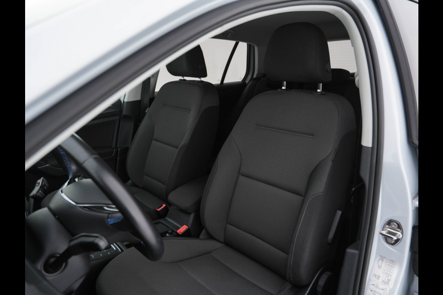 Volkswagen e-Golf {SOH-90%} Aut. *ADAPTIVE-CRUISE | FULL-LED | NAVI-FULLMAP | COMFORT-SEATS | ECC | PRIVACY-GLASS | PARKPILOT | CCS-FASTLOADER | 16''ALU* Volkswagen e-Golf {SOH-90%} Aut. *ADAPTIVE-CRUISE | FULL-LED | NAVI-FULLMAP | COMFORT-SEATS | ECC | PRIVACY-GLASS | PARKPILOT | CCS-FASTLOADER | 16''ALU*
