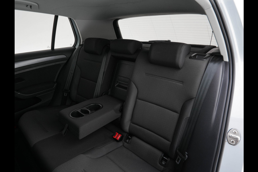 Volkswagen e-Golf {SOH-90%} Aut. *ADAPTIVE-CRUISE | FULL-LED | NAVI-FULLMAP | COMFORT-SEATS | ECC | PRIVACY-GLASS | PARKPILOT | CCS-FASTLOADER | 16''ALU* Volkswagen e-Golf {SOH-90%} Aut. *ADAPTIVE-CRUISE | FULL-LED | NAVI-FULLMAP | COMFORT-SEATS | ECC | PRIVACY-GLASS | PARKPILOT | CCS-FASTLOADER | 16''ALU*