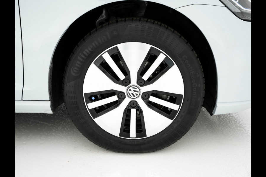 Volkswagen e-Golf {SOH-90%} Aut. *ADAPTIVE-CRUISE | FULL-LED | NAVI-FULLMAP | COMFORT-SEATS | ECC | PRIVACY-GLASS | PARKPILOT | CCS-FASTLOADER | 16''ALU* Volkswagen e-Golf {SOH-90%} Aut. *ADAPTIVE-CRUISE | FULL-LED | NAVI-FULLMAP | COMFORT-SEATS | ECC | PRIVACY-GLASS | PARKPILOT | CCS-FASTLOADER | 16''ALU*