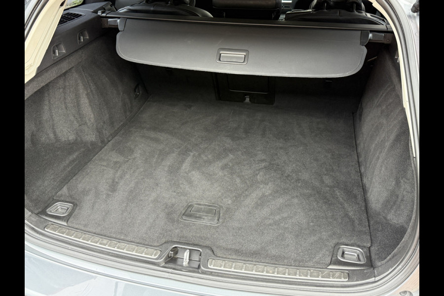 Volvo V60 2.0 B3 Momentum Advantage | R-Design | Elek. Trekhaak | Camera | Dealer onderhouden Volvo V60 2.0 B3 Momentum Advantage | R-Design | Elek. Trekhaak | Camera | Dealer onderhouden