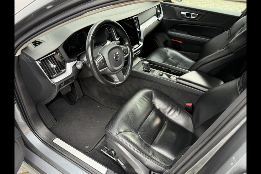 Volvo V60 2.0 B3 Momentum Advantage | R-Design | Elek. Trekhaak | Camera | Dealer onderhouden Volvo V60 2.0 B3 Momentum Advantage | R-Design | Elek. Trekhaak | Camera | Dealer onderhouden