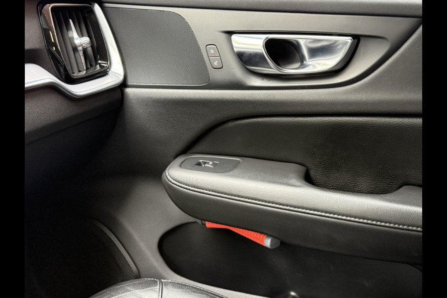 Volvo V60 2.0 B3 Momentum Advantage | R-Design | Elek. Trekhaak | Camera | Dealer onderhouden Volvo V60 2.0 B3 Momentum Advantage | R-Design | Elek. Trekhaak | Camera | Dealer onderhouden