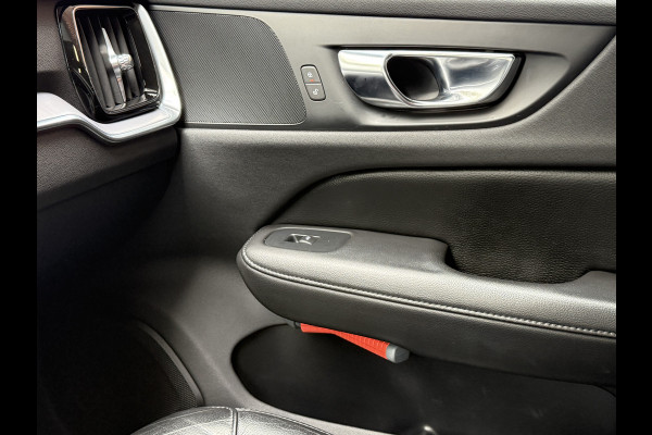 Volvo V60 2.0 B3 Momentum Advantage | R-Design | Elek. Trekhaak | Camera | Dealer onderhouden Volvo V60 2.0 B3 Momentum Advantage | R-Design | Elek. Trekhaak | Camera | Dealer onderhouden