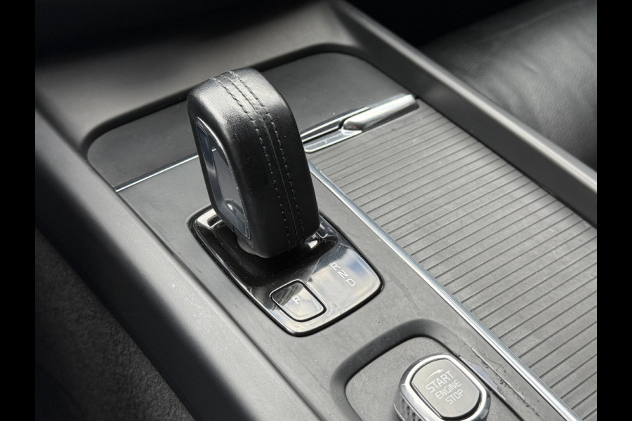 Volvo V60 2.0 B3 Momentum Advantage | R-Design | Elek. Trekhaak | Camera | Dealer onderhouden Volvo V60 2.0 B3 Momentum Advantage | R-Design | Elek. Trekhaak | Camera | Dealer onderhouden