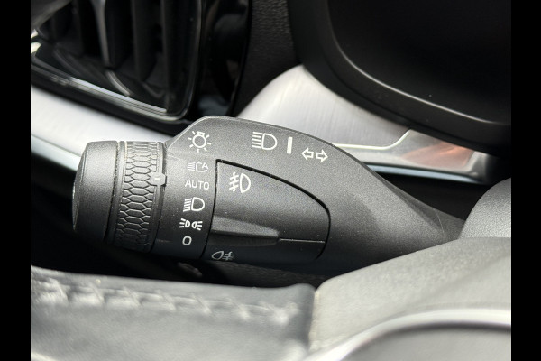 Volvo V60 2.0 B3 Momentum Advantage | R-Design | Elek. Trekhaak | Camera | Dealer onderhouden Volvo V60 2.0 B3 Momentum Advantage | R-Design | Elek. Trekhaak | Camera | Dealer onderhouden