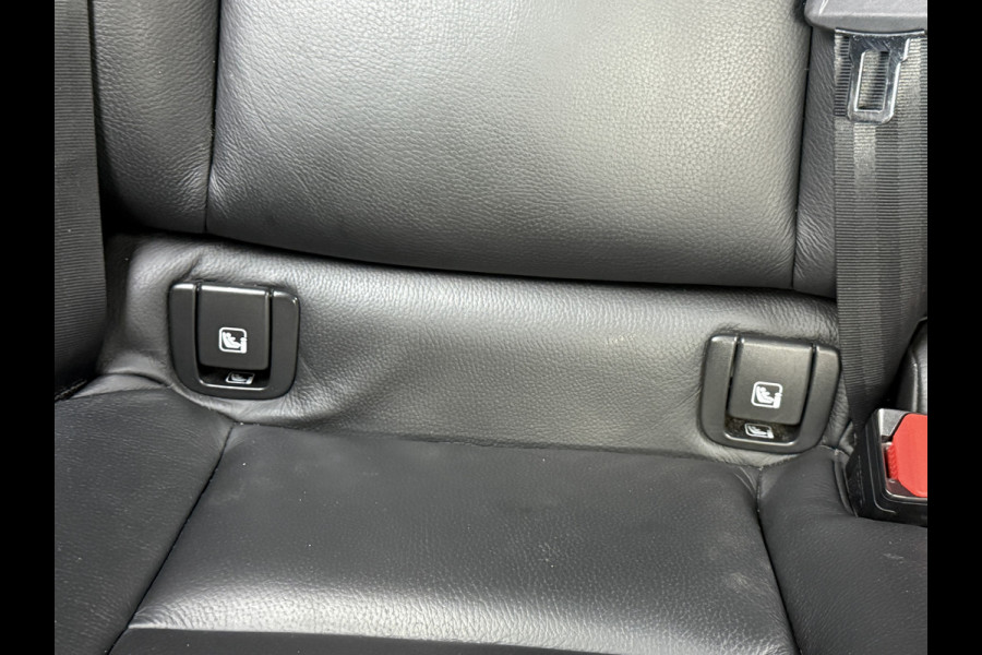 Volvo V60 2.0 B3 Momentum Advantage | R-Design | Elek. Trekhaak | Camera | Dealer onderhouden Volvo V60 2.0 B3 Momentum Advantage | R-Design | Elek. Trekhaak | Camera | Dealer onderhouden