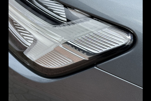 Volvo V60 2.0 B3 Momentum Advantage | R-Design | Elek. Trekhaak | Camera | Dealer onderhouden Volvo V60 2.0 B3 Momentum Advantage | R-Design | Elek. Trekhaak | Camera | Dealer onderhouden