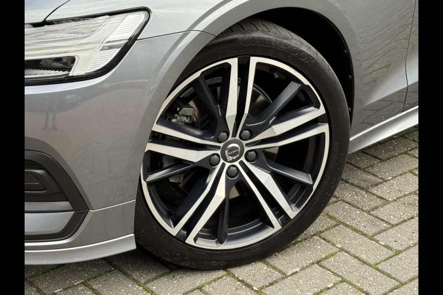 Volvo V60 2.0 B3 Momentum Advantage | R-Design | Elek. Trekhaak | Camera | Dealer onderhouden Volvo V60 2.0 B3 Momentum Advantage | R-Design | Elek. Trekhaak | Camera | Dealer onderhouden