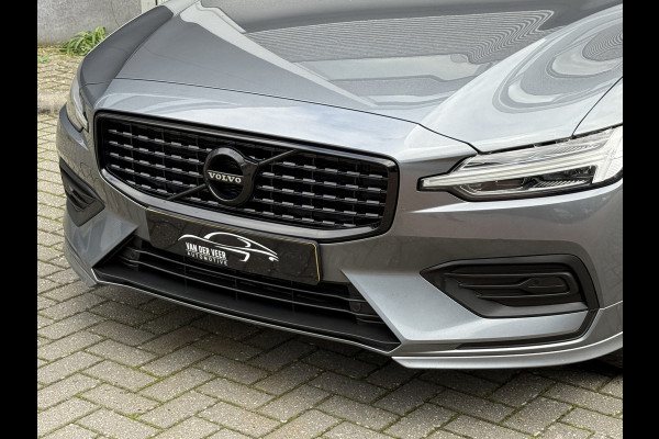 Volvo V60 2.0 B3 Momentum Advantage | R-Design | Elek. Trekhaak | Camera | Dealer onderhouden Volvo V60 2.0 B3 Momentum Advantage | R-Design | Elek. Trekhaak | Camera | Dealer onderhouden