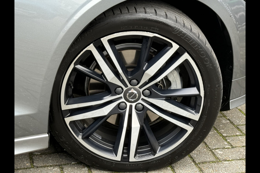 Volvo V60 2.0 B3 Momentum Advantage | R-Design | Elek. Trekhaak | Camera | Dealer onderhouden Volvo V60 2.0 B3 Momentum Advantage | R-Design | Elek. Trekhaak | Camera | Dealer onderhouden