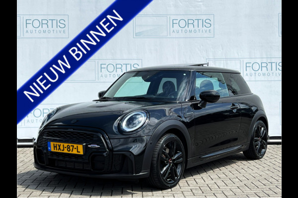MINI Mini 1.5 Cooper John Cooper Works STUURWIEL VERW | PANO | CARPLAY | DEALER ONDERH | STOELVERW |